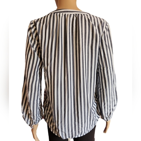 Old Navy Grey Striped Tunic - Picture 3 of 7